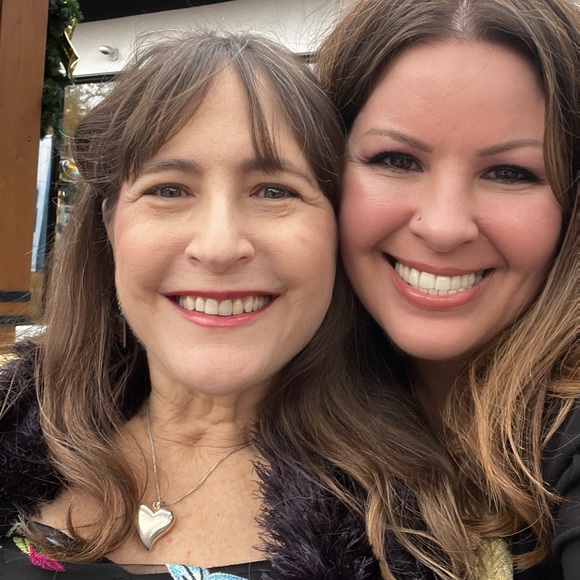 𝐃𝐄𝐂𝐄𝐌𝐁𝐄𝐑 𝟏𝟒!! POSHMARK TURNS 13!! Posh + Connect 12/14/2024 12pm - Picture 6 of 15